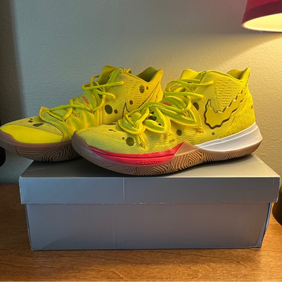 Kyrie 5 SpongeBob - Picture 7 of 7